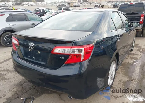 2014 Toyota Camry Se z USA, uszkodzony, nr VIN 4T1BF1FK7EU443845